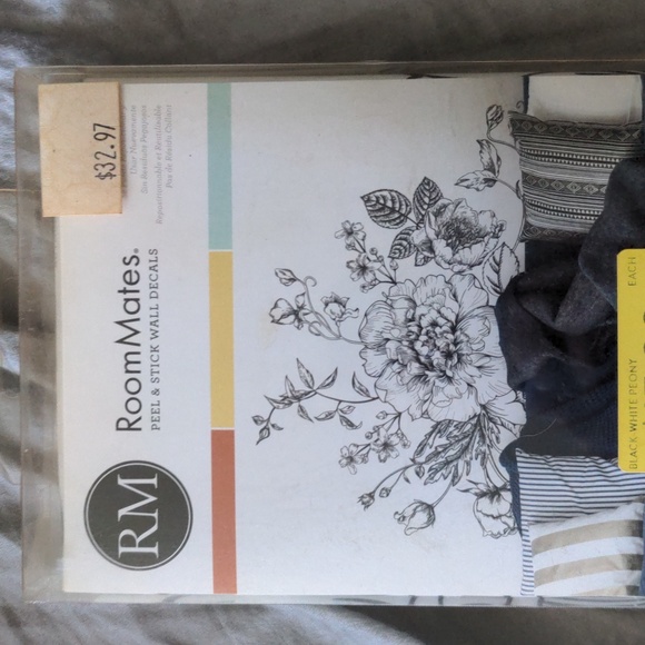 Free Add On RoomMates Peel & Stick Wall Decals New Black & White Peony Decals - Picture 2 of 12